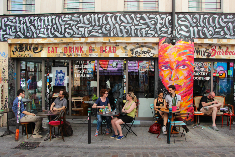 Paris, Francia - Le Barbouquin, café - Belleville