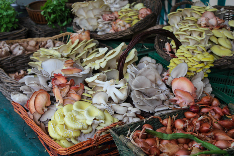 Mercado Marché Bastille - Paris, Francia